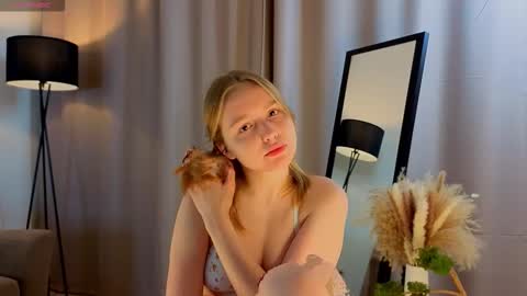 Kate online show from November 2025 02:01:01 PM