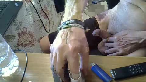 yannisv online show from December 2024 07:00:01 PM