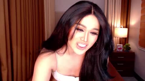 Snapshot of yanny_xoxo chatting on March 2025 02:08:02 PM Allisonn online show from March 2025 02:08:02 PM