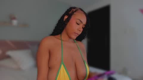 Snapshot of yarirose chatting on July 2026 04:27:01 PM Yary online show from July 2026 04:27:01 PM
