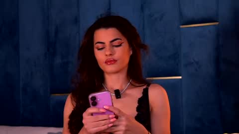 Snapshot of yasminaluna chatting on April 2026 03:15:02 AM Yasmina online show from April 2026 03:15:02 AM