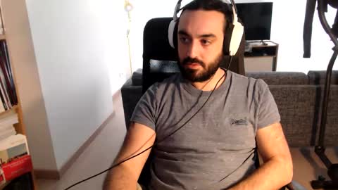 yeeaahoo online show from December 2025 08:08:02 AM