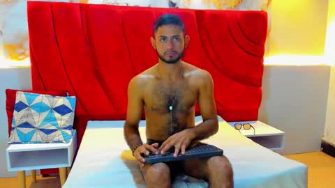 Snapshot of yeferson_scott chatting on October 2025 08:30:01 PM Yeferson online show from October 2025 08:30:01 PM