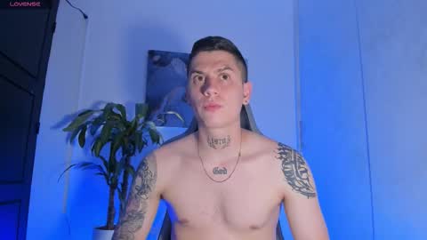 YEIKO ROMERO online show from December 2025 04:20:03 AM