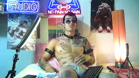 yeisoncastellanos1999 online show from September 2025 11:50:02 PM