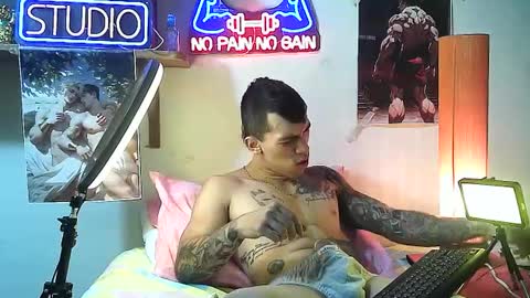 yeisoncastellanos1999 online show from September 2025 11:42:01 PM