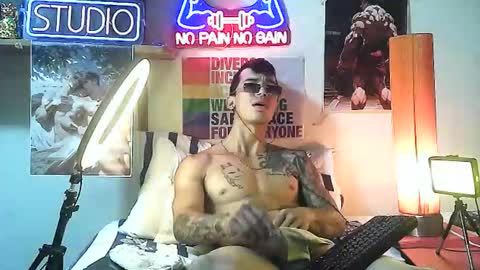 yeisoncastellanos1999 online show from October 2025 11:16:01 PM