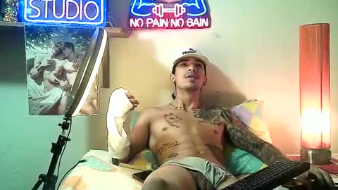 yeisoncastellanos1999 online show from January 2026 12:52:01 PM