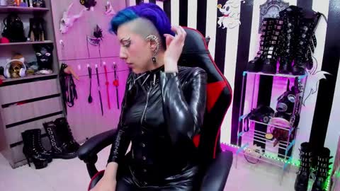 Snapshot of yelena_bondaje chatting on March 2025 11:18:02 PM Yelena online show from March 2025 11:18:02 PM