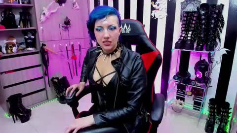 Snapshot of yelena_bondaje chatting on March 2025 09:51:02 PM Yelena online show from March 2025 09:51:02 PM