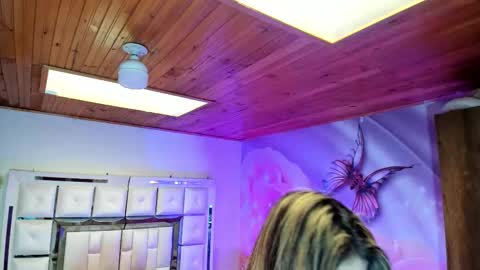 yelena  online show from January 2026 01:16:02 PM