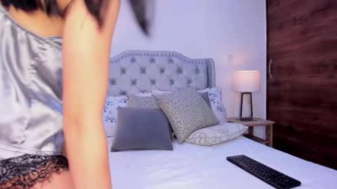 Snapshot of yen_lo chatting on November 2025 12:38:01 PM Yen online show from November 2025 12:38:01 PM