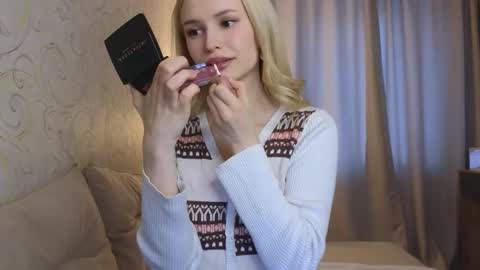 Snapshot of yennaone chatting on January 2026 05:33:01 AM Yenna online show from January 2026 05:33:01 AM