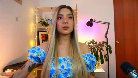 Snapshot of yeriawaddell_ chatting on January 2025 12:28:01 AM yeriawaddell online show from January 2025 12:28:01 AM