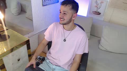 Snapshot of yerito_ chatting on January 2025 08:04:01 PM Yero online show from January 2025 08:04:01 PM