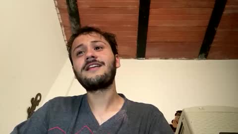 Snapshot of yerito_ chatting on November 2025 08:42:01 PM Yero online show from November 2025 08:42:01 PM