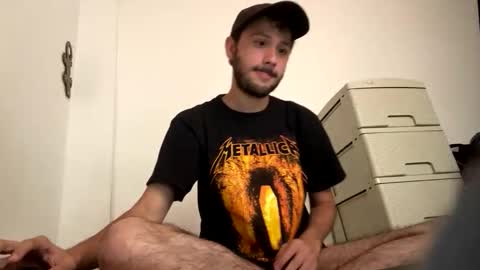 Snapshot of yerito_ chatting on November 2025 08:07:02 PM Yero online show from November 2025 08:07:02 PM