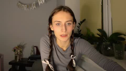 Snapshot of yes_to_heaven chatting on February 2025 09:29:02 PM Zoe online show from February 2025 09:29:02 PM