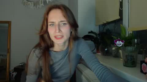 Snapshot of yes_to_heaven chatting on February 2025 09:23:01 PM Zoe online show from February 2025 09:23:01 PM