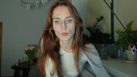 Snapshot of yes_to_heaven chatting on March 2025 09:35:01 PM Zoe online show from March 2025 09:35:01 PM