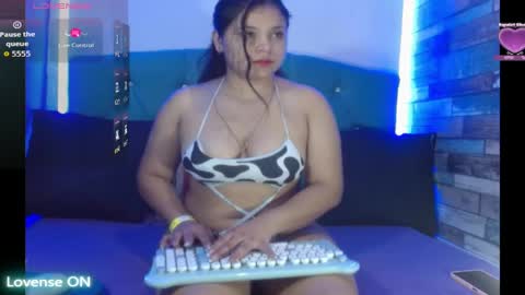 Snapshot of yesamin_stone18 chatting on June 2026 12:10:02 PM yesamin_stone18 online show from June 2026 12:10:02 PM