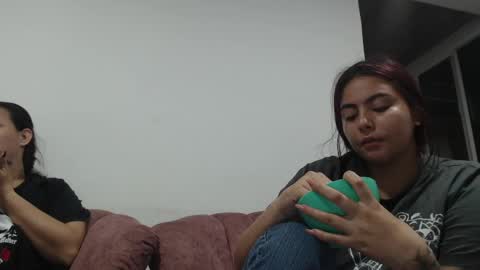 Snapshot of yessica_08 chatting on May 2026 02:28:01 AM yessica and andres online show from May 2026 02:28:01 AM
