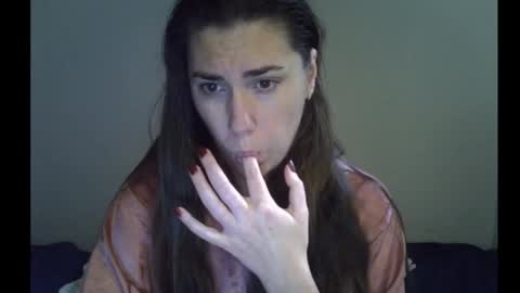 Kira online show from October 2025 01:20:02 PM