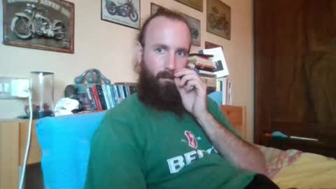 yeti_92 online show from September 2025 04:41:01 PM