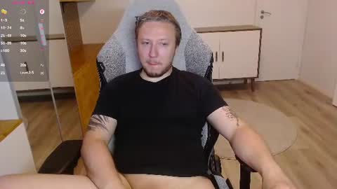 Snapshot of yhdxhy chatting on June 2026 01:00:02 AM James online show from June 2026 01:00:02 AM