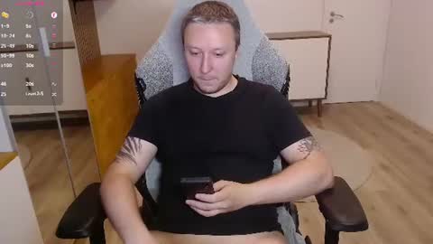 Snapshot of yhdxhy chatting on July 2026 08:12:02 PM James online show from July 2026 08:12:02 PM