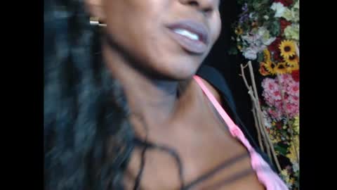 Snapshot of yhlemina chatting on December 2025 08:28:02 PM Ms. Mina online show from December 2025 08:28:02 PM