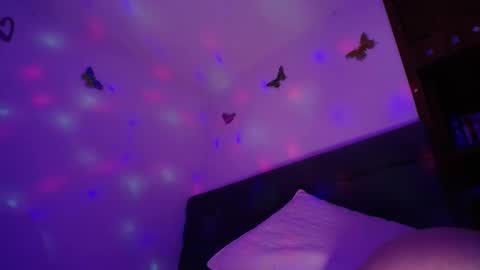 Yiny online show from February 2025 08:38:01 AM