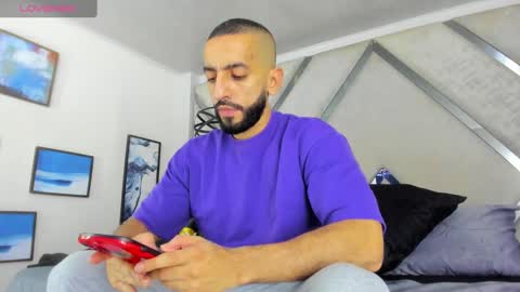 Yiyo online show from March 2025 03:24:01 AM