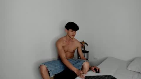 yizus_bonz online show from October 2025 12:07:02 AM