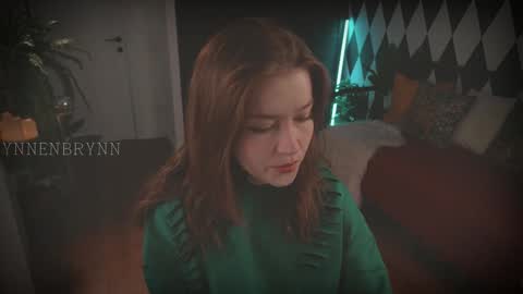 Snapshot of ynnenbrynn chatting on December 2024 07:43:01 AM ynnenbrynn online show from December 2024 07:43:01 AM