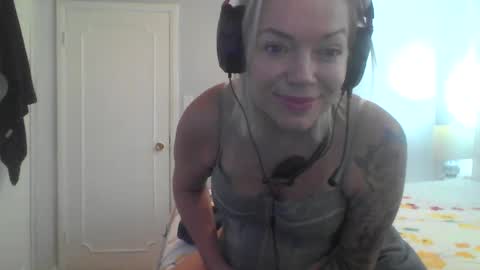 Yogiblondebangme online show from September 2025 02:22:02 PM