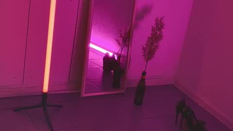 yoka_paradoxxx online show from December 2025 05:05:01 AM