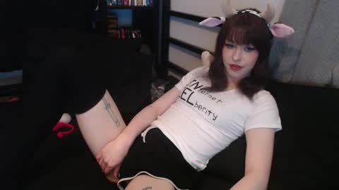 Yokai Girl online show from November 2025 08:52:01 PM