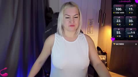 Snapshot of yolanda_kiss chatting on March 2025 08:10:02 PM Yolanda online show from March 2025 08:10:02 PM