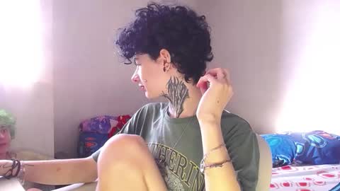 Snapshot of yoonbum_ chatting on November 2025 08:42:02 PM Little Mike Independent model online show from November 2025 08:42:02 PM