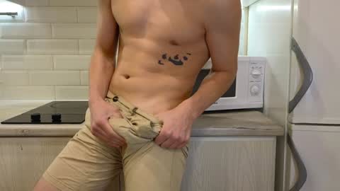 Snapshot of you_dream_ chatting on December 2024 07:31:02 PM you_dream_ online show from December 2024 07:31:02 PM