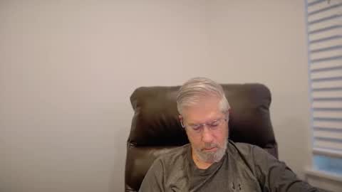 Colorado Guy Straight online show from November 2025 01:33:01 PM