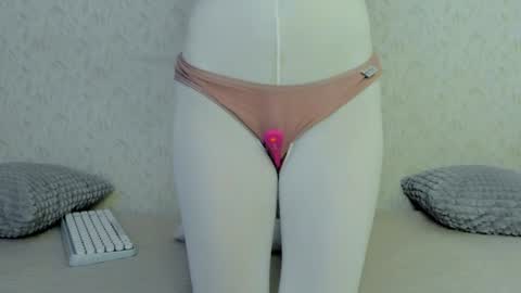 Snapshot of your_caramelka chatting on December 2024 08:00:02 AM Lily online show from December 2024 08:00:02 AM