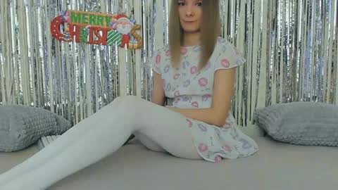 Snapshot of your_caramelka chatting on December 2024 05:15:01 AM Lily online show from December 2024 05:15:01 AM