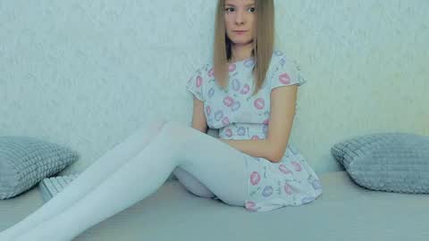 Snapshot of your_caramelka chatting on January 2025 04:47:01 AM Lily online show from January 2025 04:47:01 AM