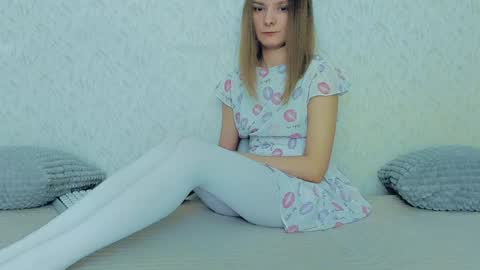 Snapshot of your_caramelka chatting on January 2025 10:48:02 AM Lily online show from January 2025 10:48:02 AM