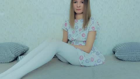 Snapshot of your_caramelka chatting on January 2025 12:31:02 PM Lily online show from January 2025 12:31:02 PM