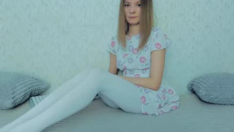 Snapshot of your_caramelka chatting on January 2025 05:37:02 AM Lily online show from January 2025 05:37:02 AM