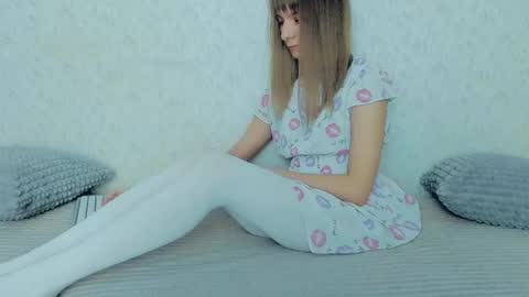 Snapshot of your_caramelka chatting on February 2025 01:36:01 PM Lily online show from February 2025 01:36:01 PM