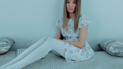 Lily online show from December 2025 03:33:01 AM